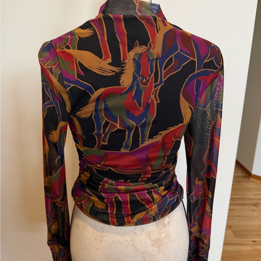 FARM Rio Multicolor Abstract horse Print Top - Picture 9 of 11